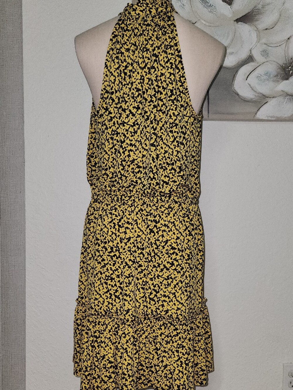 MICHAEL Michael Kors Yellow and Black Halter Floral Mini Dress - Picture 5 of 8